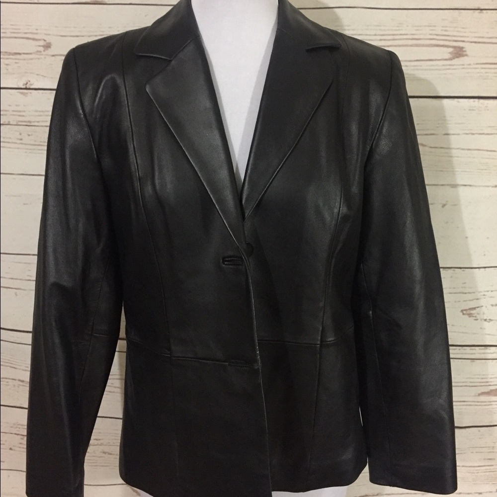 Women’s “Valerie Stevens” leather jacket